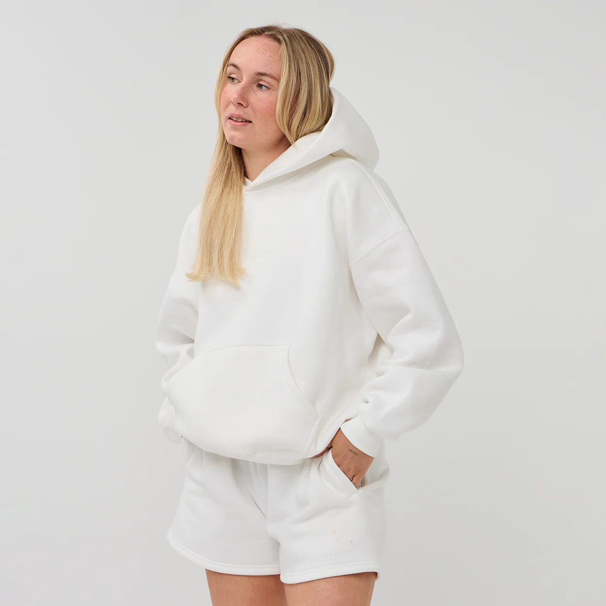SERIES HOODIE WHITE - Image 3