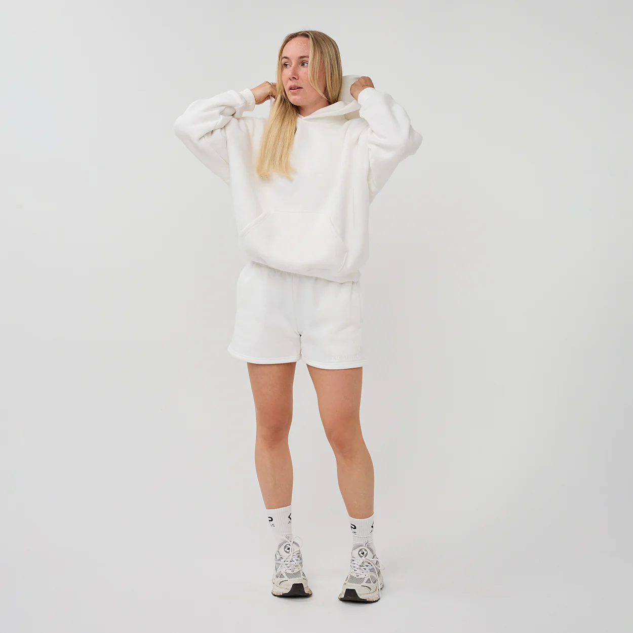 SERIES HOODIE WHITE - Image 5