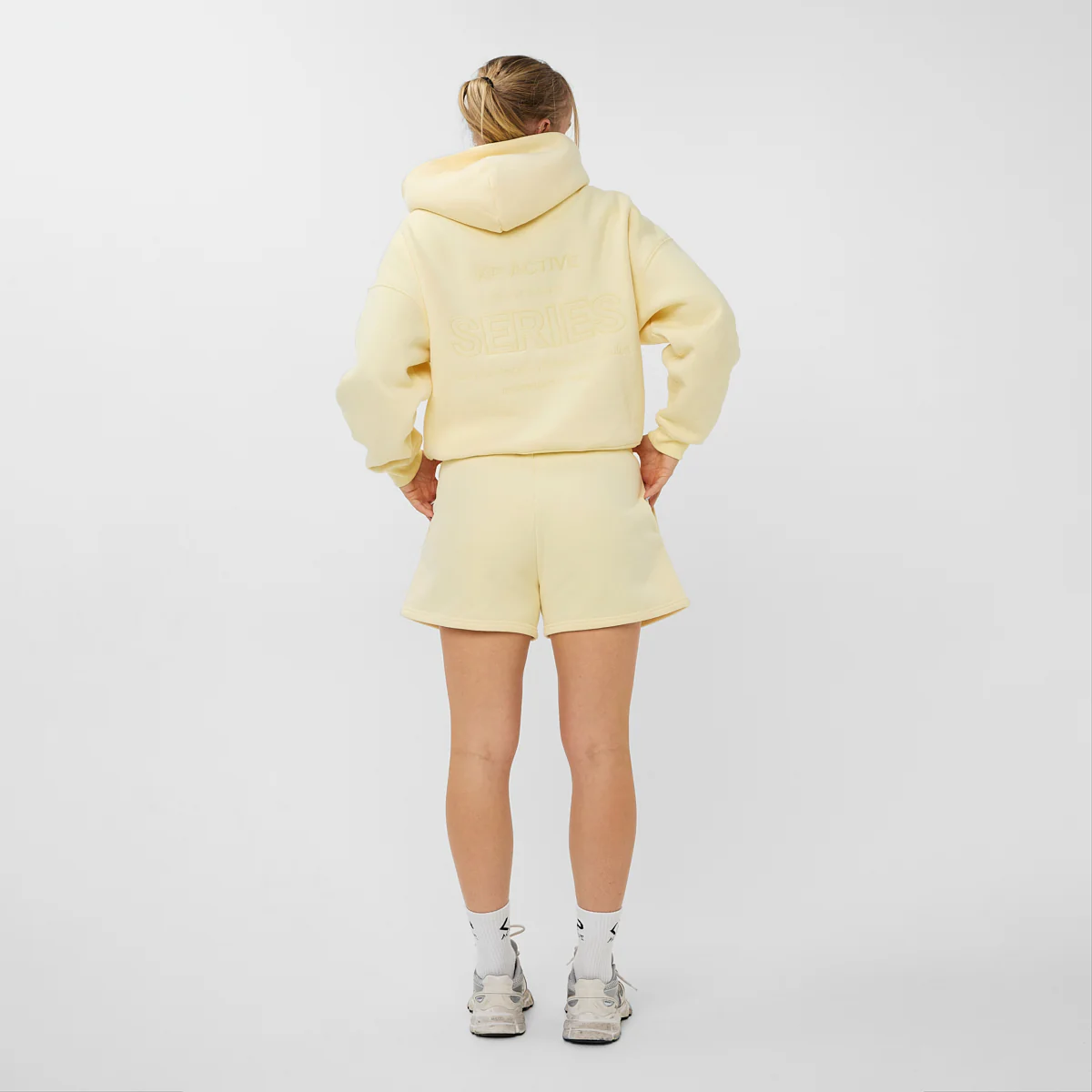 SERIES SHORT BUTTER YELLOW - Image 4