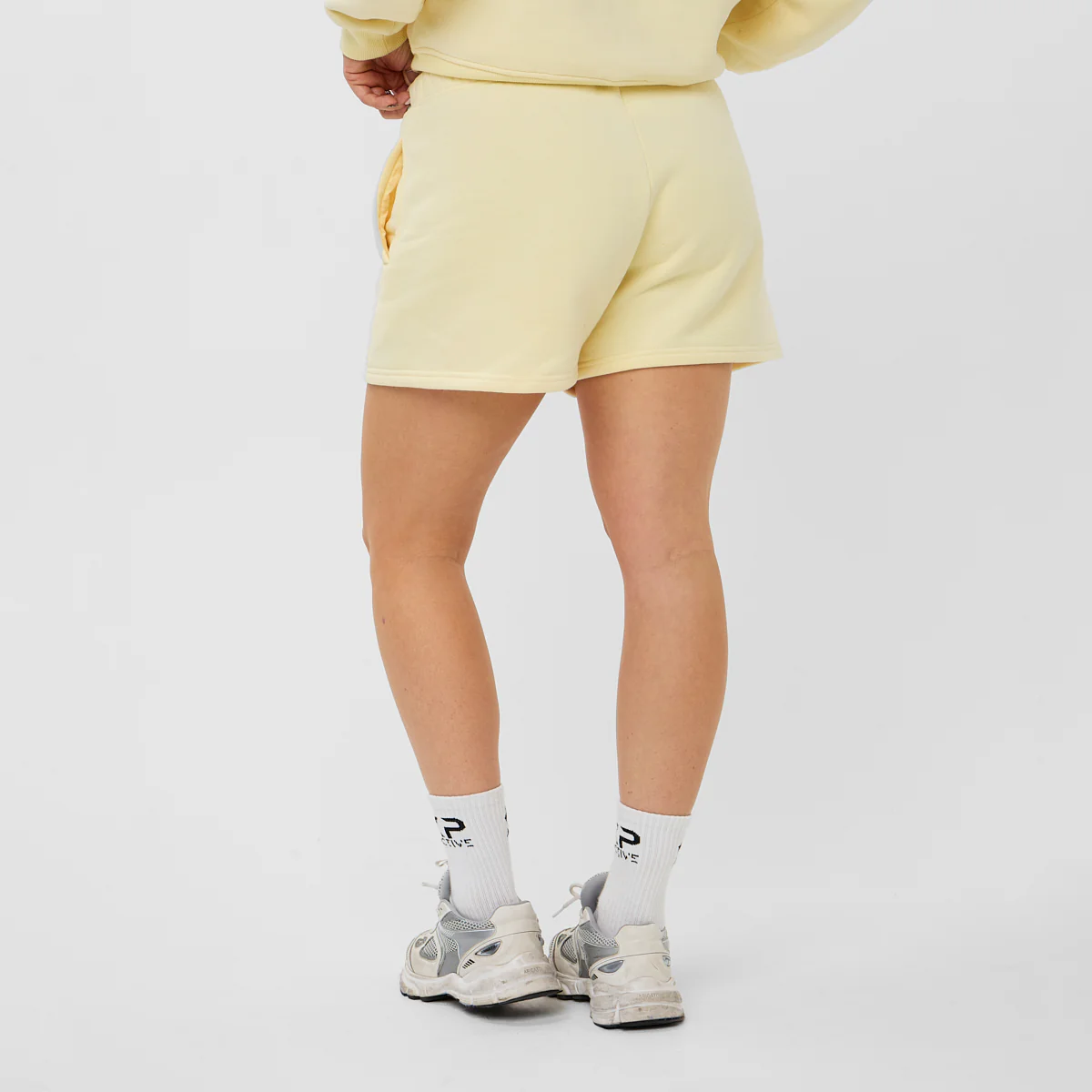 SERIES SHORT BUTTER YELLOW - Image 5